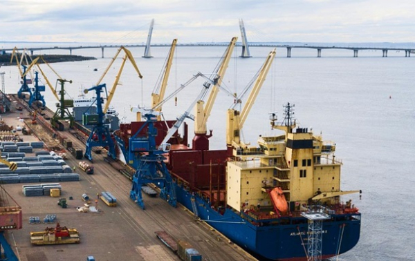 СМИ: Большой порт Санкт-Петербург остановил отгрузку селитры из-за атак СМИ: Большой порт Санкт-Петербург остановил отгрузку селитры из-за атак