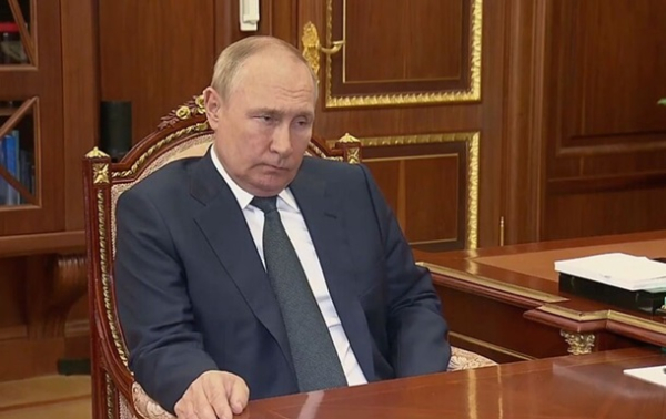 СМИ: Путин после теракта не выходит на публику, но связался с Лукашенко СМИ: Путин после теракта не выходит на публику, но связался с Лукашенко