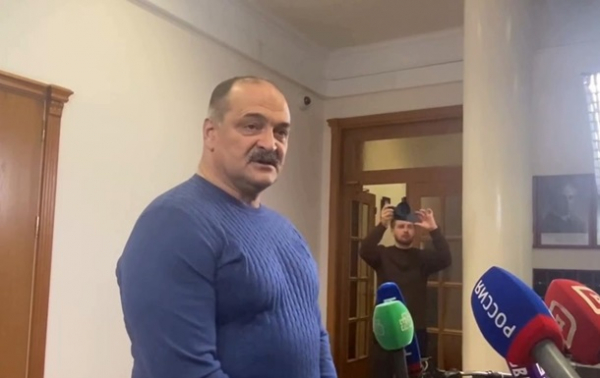 События в Махачкале: в РФ обвиняют "бандеровцев" События в Махачкале: в РФ обвиняют "бандеровцев"