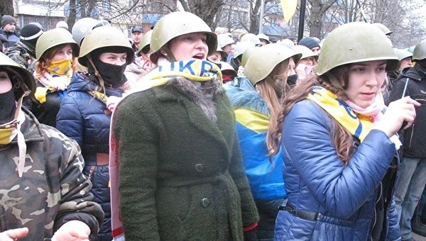 Социальный лифт: с Майдана — в жёны командующего ВСУ и в кресло губернатора Социальный лифт: с Майдана — в жёны командующего ВСУ и в кресло губернатора