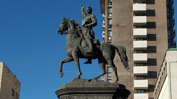 Советы Сталина, секреты Щорса и мифы Кравчука. Как красный командир застопорил декоммунизацию в Киеве Советы Сталина, секреты Щорса и мифы Кравчука. Как красный командир застопорил декоммунизацию в Киеве