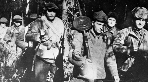&laquo;Спровоцировали бедных немцев&raquo;. Белорусский эксперт о том, как сейчас оскорбляют память о партизанах