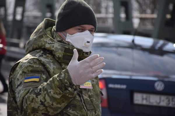 Среди пограничников обнаружили три новых случая заболевания коронавирусной инфекцией
Среди пограничников обнаружили три новых случая заболевания коронавирусной инфекцией
