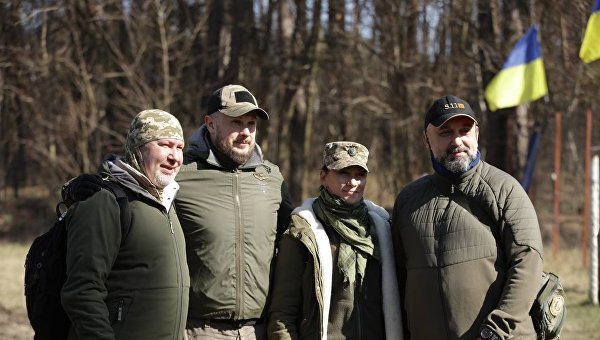 Тайная армия Порошенко. Кого и зачем экс-президент Украины взял себе в "Братья по оружию"? Тайная армия Порошенко. Кого и зачем экс-президент Украины взял себе в "Братья по оружию"?