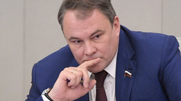 Толстой объяснил, почему государство проиграло информационную кампанию по борьбе с коронавирусом Толстой объяснил, почему государство проиграло информационную кампанию по борьбе с коронавирусом