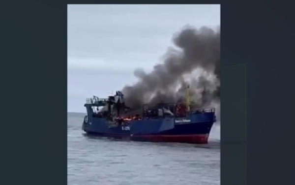 Траулер Капитан Лобанов затонул после попадания ракеты во время учений Траулер Капитан Лобанов затонул после попадания ракеты во время учений