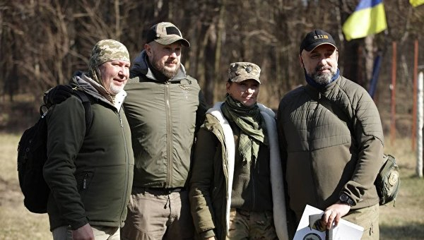 Трое против Зеленского: почему атошникам не нравится «закон о добробатах» Трое против Зеленского: почему атошникам не нравится «закон о добробатах»