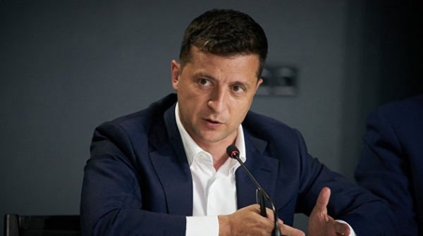 Удар по Порошенко и реверанс активистам. Зеленский нацелился на очередное резонансное дело Удар по Порошенко и реверанс активистам. Зеленский нацелился на очередное резонансное дело