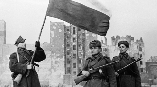 Удар в спину. Правда о том, как беглые польские эмигранты воевали с СССР из Лондона