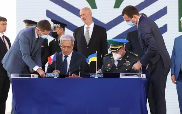 Украина и Франция подписали контракт по катерам Украина и Франция подписали контракт по катерам