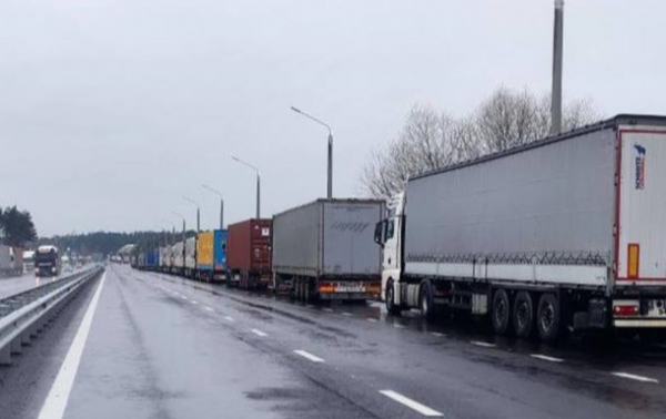 Украина возобновила аграрный транзит через Польшу Украина возобновила аграрный транзит через Польшу