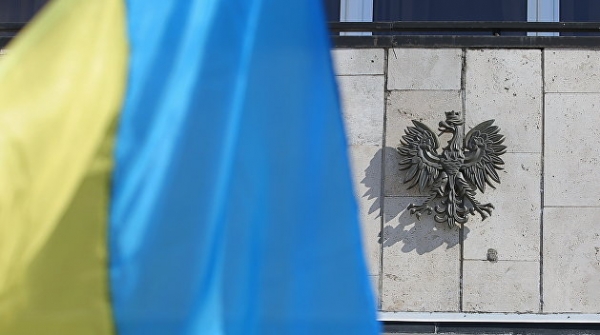 Украинцы хотят вернуться в Польшу, а НАТО нагнетает военные страсти: обзор западных СМИ