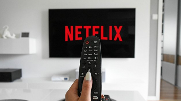 Украинцы обиделись на Netflix из-за киевлянки-воровки в сериале Украинцы обиделись на Netflix из-за киевлянки-воровки в сериале