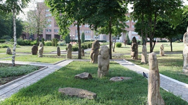 Уникальные бабы Луганска. Во всей Евразии нет ничего подобного Уникальные бабы Луганска. Во всей Евразии нет ничего подобного