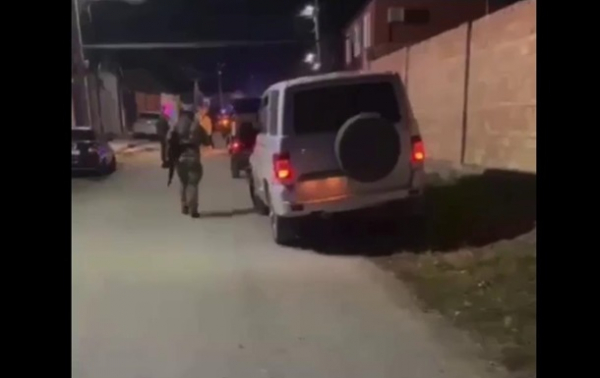 В Чечне обстреляли полицейский участок, есть погибшие - соцсети В Чечне обстреляли полицейский участок, есть погибшие - соцсети