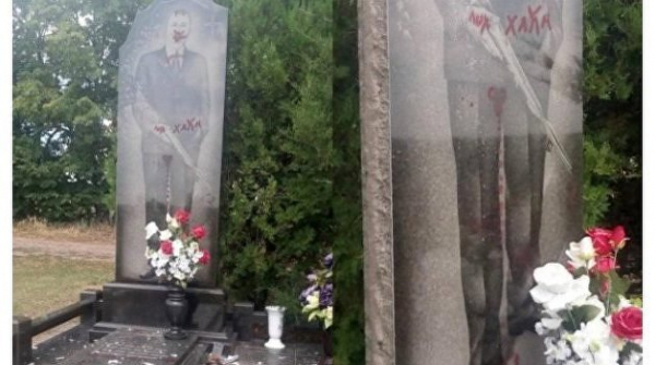 В Харькове подростки устроили погром на кладбище ради видео