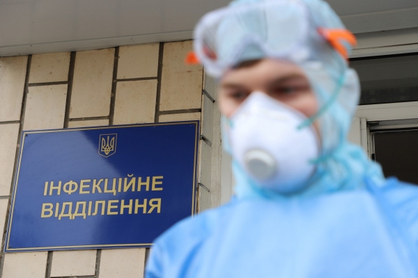 В Киеве за сутки коронавирусом заразились 689 человек, 25 из них – медики
В Киеве за сутки коронавирусом заразились 689 человек, 25 из них – медики