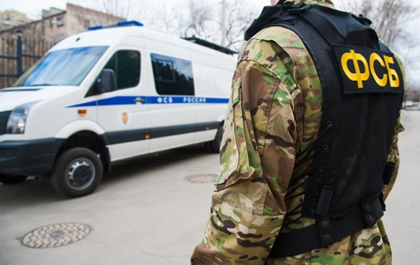 В Крыму арестовали двух женщин, "собиравших данные об объектах ВС РФ" В Крыму арестовали двух женщин, "собиравших данные об объектах ВС РФ"