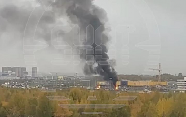 В Ленинградской области РФ вспыхнул масштабный пожар В Ленинградской области РФ вспыхнул масштабный пожар