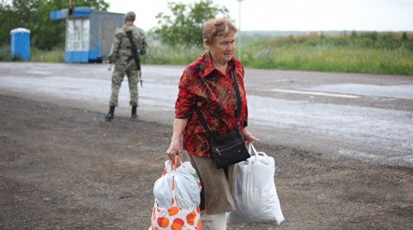 В ЛНР одностороннее открытие Киевом пунктов пропуска расценили как провокацию В ЛНР одностороннее открытие Киевом пунктов пропуска расценили как провокацию