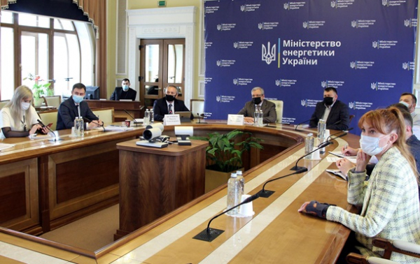 В Минэнерго обсудили возможное ограничение импорта топлива В Минэнерго обсудили возможное ограничение импорта топлива