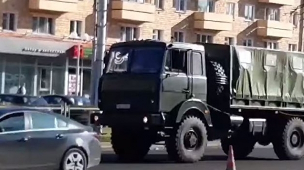 В Минск перед акцией протеста стягивают спецтехнику В Минск перед акцией протеста стягивают спецтехнику
