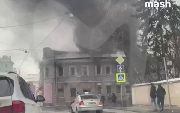 В Москве горел дом, где расположен офис Компартии В Москве горел дом, где расположен офис Компартии