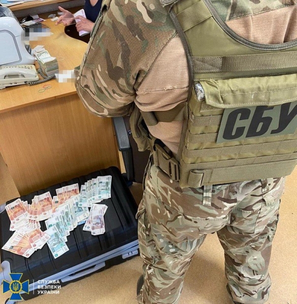 
                    В Одессе ликвидирован крупный конвертцентр, который переводил деньги в Россию                