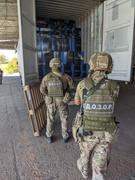 В одном из портов Одесской области обнаружили партию контрабандных сигарет на сумму 23 млн грн
В одном из портов Одесской области обнаружили партию контрабандных сигарет на сумму 23 млн грн