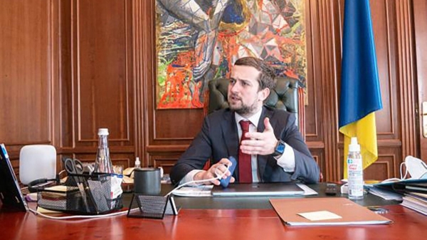 В Офисе президента допустили возможность выдвижения Зеленского на второй срок
В Офисе президента допустили возможность выдвижения Зеленского на второй срок