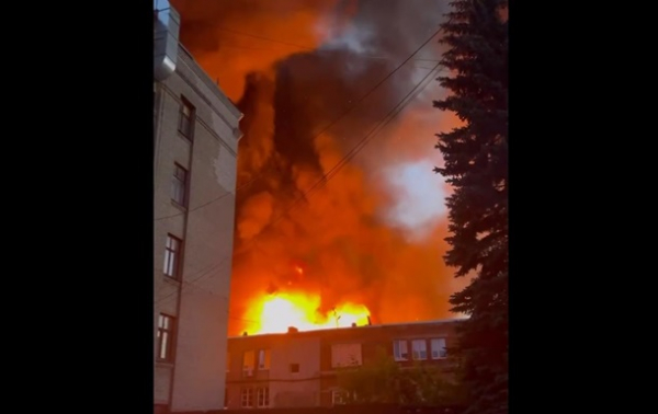 В Подмосковье очередной масштабный пожар В Подмосковье очередной масштабный пожар