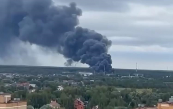В Подмосковье вспыхнул масштабный пожар В Подмосковье вспыхнул масштабный пожар