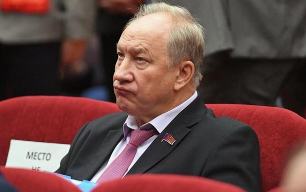 В РФ депутата лишили неприкосновенности за убийство лося В РФ депутата лишили неприкосновенности за убийство лося