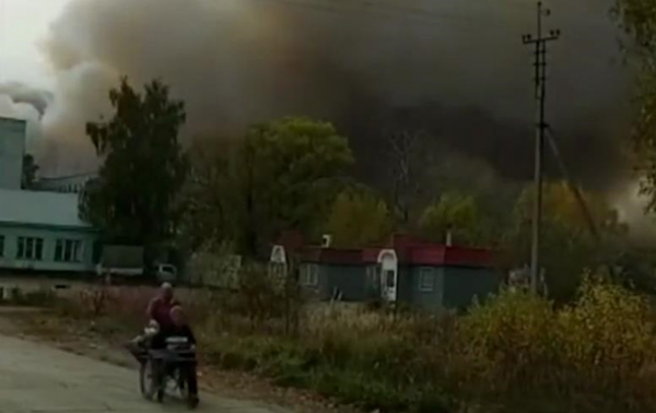 В РФ горит военный склад, начались взрывы В РФ горит военный склад, начались взрывы