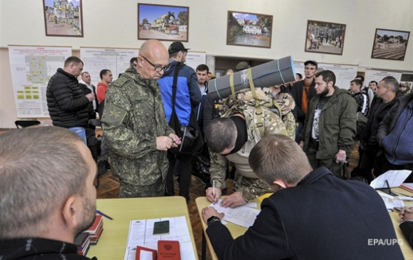 В РФ хотят ставить на учет без явки в военкомат В РФ хотят ставить на учет без явки в военкомат
