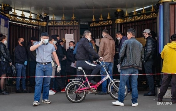 В РФ менее 9000 случаев коронавируса за сутки В РФ менее 9000 случаев коронавируса за сутки