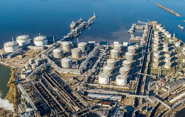 В РФ на нефтетерминале нашли семиметровый дрон со взрывчаткой - соцсети В РФ на нефтетерминале нашли семиметровый дрон со взрывчаткой - соцсети