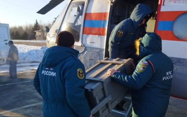 В РФ под завалами породы в руднике заблокировано 13 горняков В РФ под завалами породы в руднике заблокировано 13 горняков