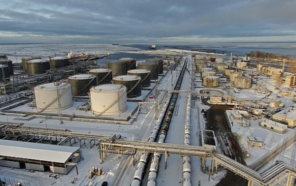 В РФ заявили об атаке дрона на нефтяной терминал в Санкт-Петербурге В РФ заявили об атаке дрона на нефтяной терминал в Санкт-Петербурге