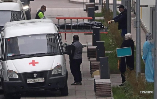 В РФ зарегистрирован новый максимум COVID-смертей за сутки В РФ зарегистрирован новый максимум COVID-смертей за сутки