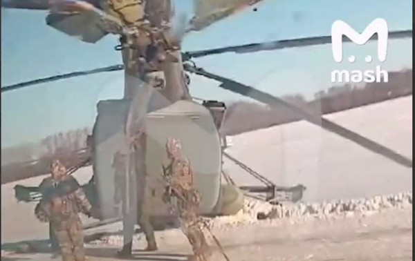 В России аварийно сел вертолет Ми-8 В России аварийно сел вертолет Ми-8