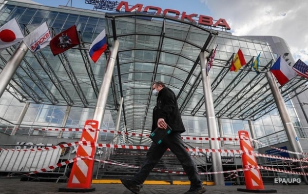 В России более 7000 случаев коронавируса за сутки В России более 7000 случаев коронавируса за сутки