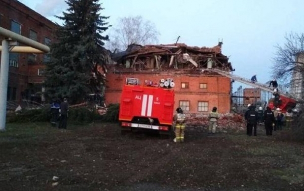 В России обрушилась стена ТЭС: под завалами люди В России обрушилась стена ТЭС: под завалами люди