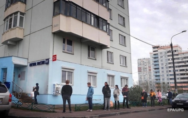 В России почти 8000 случаев коронавируса за сутки В России почти 8000 случаев коронавируса за сутки