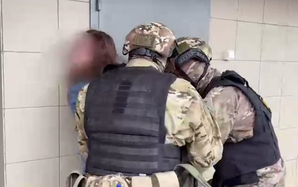 В России задержали ЛГБТ-активиста "за помощь ВСУ" В России задержали ЛГБТ-активиста "за помощь ВСУ"