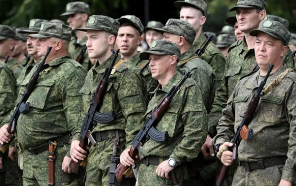 В российском Омске пьяные мобилизованные устроили драку В российском Омске пьяные мобилизованные устроили драку