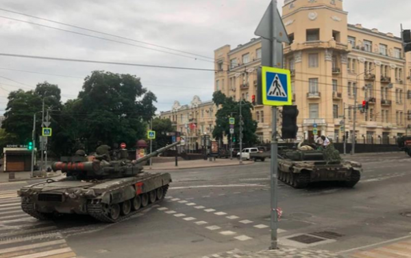 В Ростове у штаба Южного военного округа РФ раздались взрывы В Ростове у штаба Южного военного округа РФ раздались взрывы