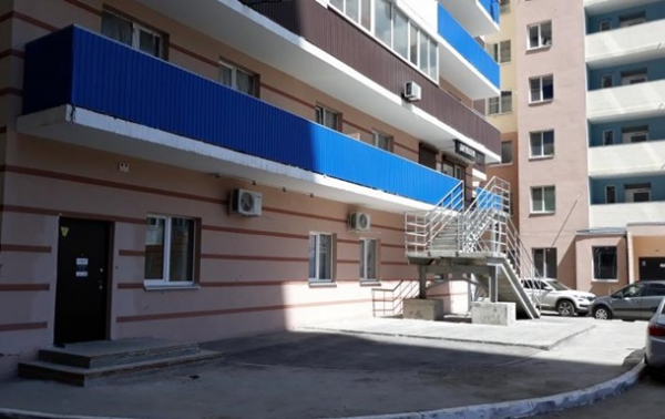 В Самаре мать выбросила дочь с шестого этажа. 18+ В Самаре мать выбросила дочь с шестого этажа. 18+