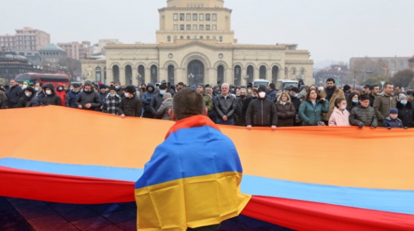 В шаге от Майдана. Как проходит первый день забастовки в Армении