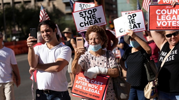 В США схлестнулись сторонники и противники Трампа - есть погибшие В США схлестнулись сторонники и противники Трампа - есть погибшие